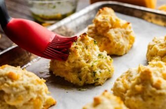 Cheddar Bay Biscuits – The Keep At Dwelling Chef