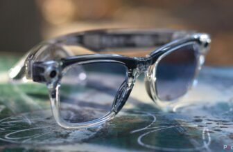 Apple eyes the long run with good glasses, however twentieth anniversary iPhones might shock consumers