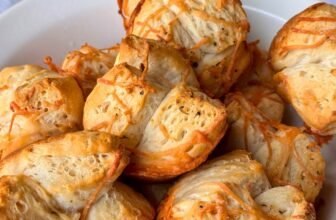 GARLIC PULL APART MUFFINS – The Southern Girl Cooks