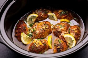 Crockpot Lemon Garlic Butter Hen Thighs