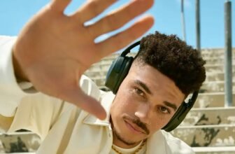 The Bose QuietComfort headphones drop to $199 in Finest Purchase’s Black Friday sale